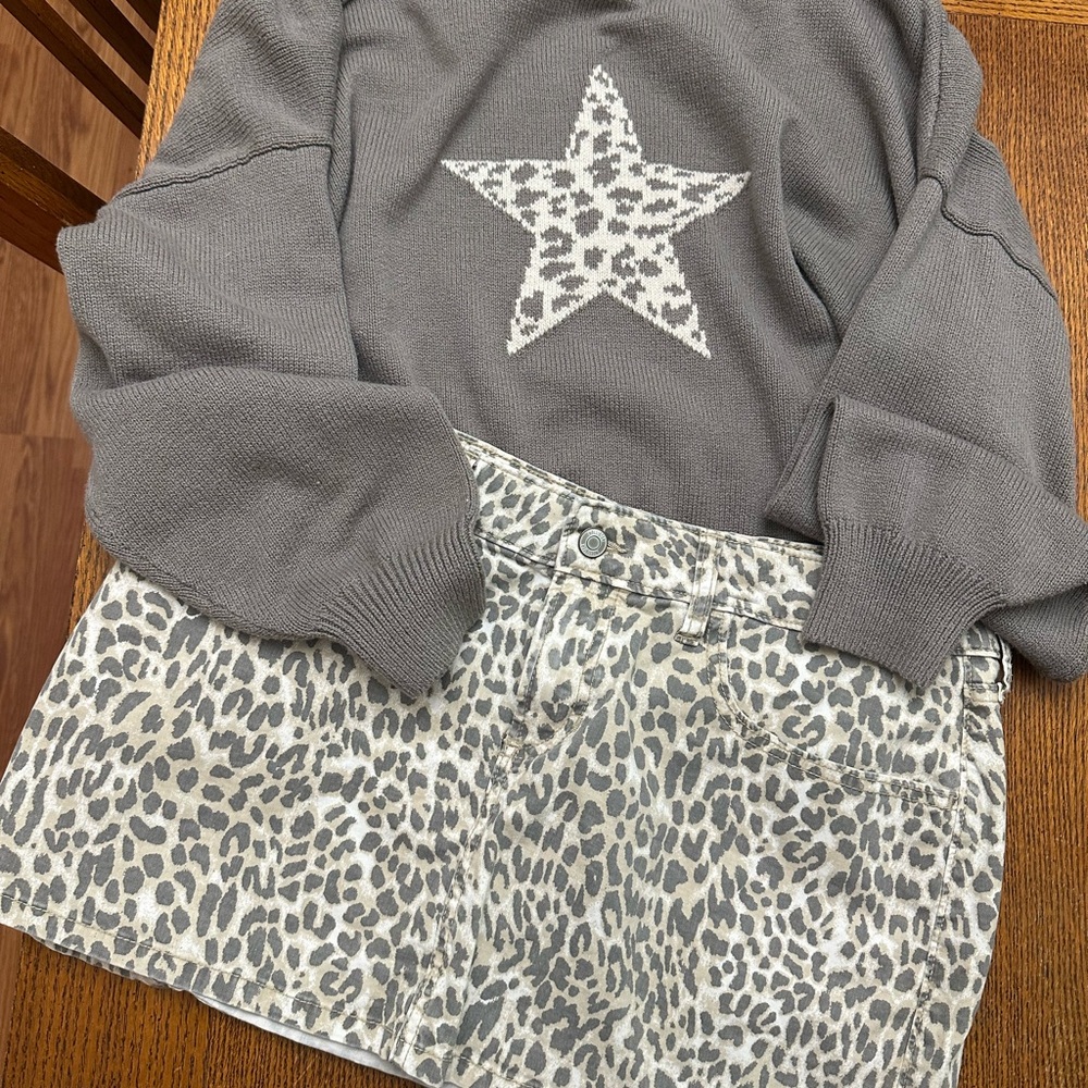 Hollister Gray Star Knit Sweater with matching Leopard Print Denim Skirt